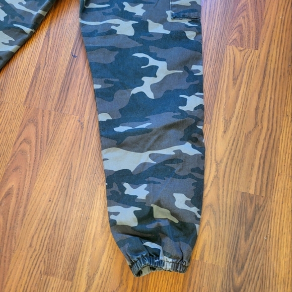 Streetwear Of Society Highrise Camo Cargo Pants Medium - Picture 9 of 10